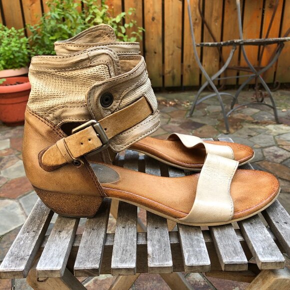 Miz Mooz Verona Collection Leather Sandals - Picture 6 of 8